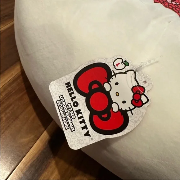 HELLO KITTY SANRIO CHARACTER DOG BED LARGE NEW WITH TAG